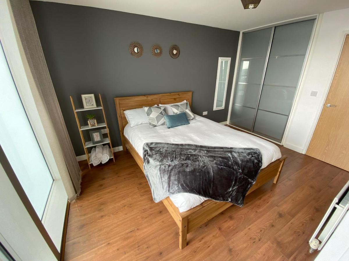 Tailor That Property - Chelsea House Мілтон-Кінз Екстер'єр фото