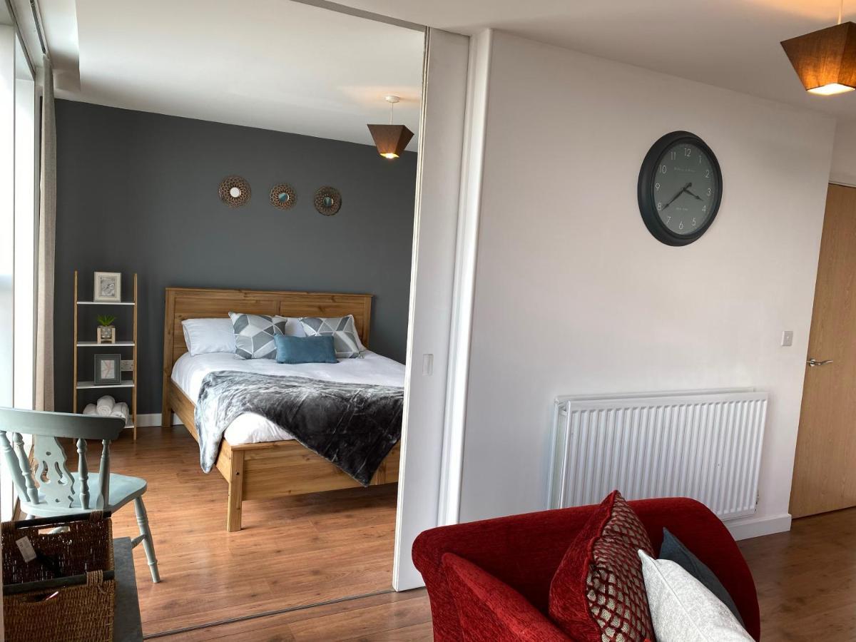 Tailor That Property - Chelsea House Мілтон-Кінз Екстер'єр фото