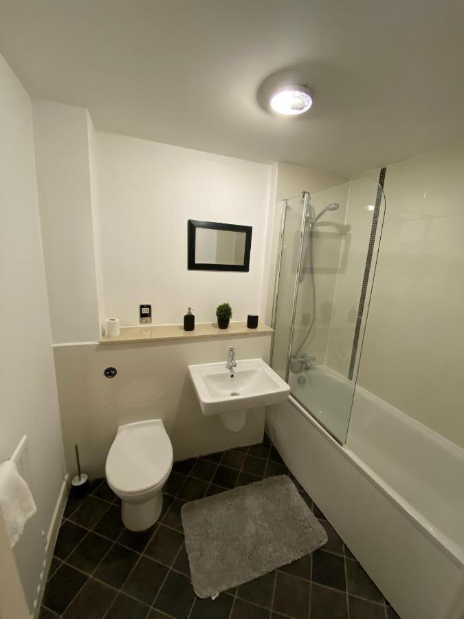 Tailor That Property - Chelsea House Мілтон-Кінз Екстер'єр фото